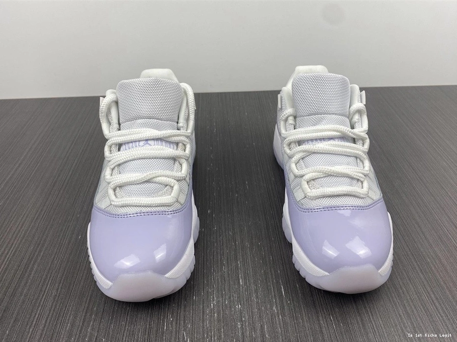 AH7860-101 Air “Pure 11 Violet” Jordan Low 0405